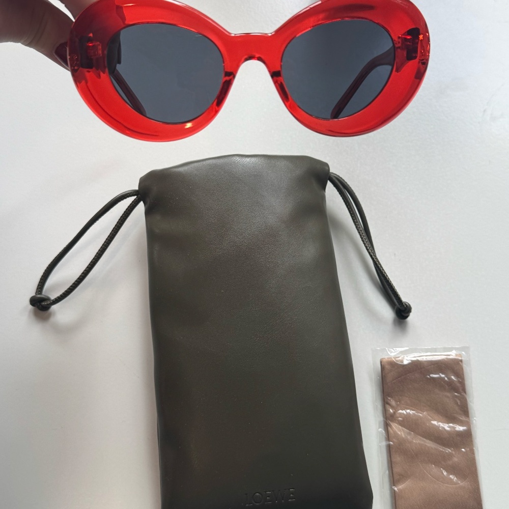 LOEWE NWOT sunglasses LW401121 - Picture 8 of 16